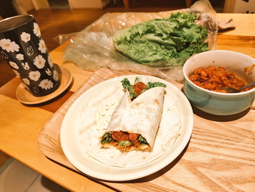 isaba1173's tweet photo. なんか最近メキシコ料理とかテクスメクスがおすすめされることが多くて、家でひとりトルティーヤパーティしてる。 https://t.co/864IOm1NL9