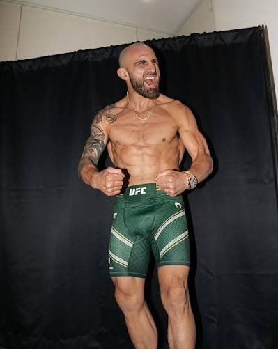 TapStatMMA's tweet photo. Volk should comfortably 50-45 him https://t.co/6mtkcHdNjU