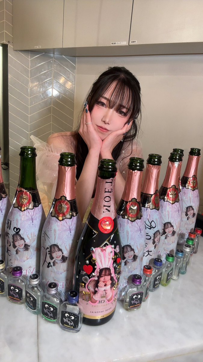 vega_mao's tweet photo. 生誕祭ありがとうございましたーー！！！
無事終了、そして完売ありがとうございました‼️
遠隔での応援もたくさんありがとう♡
後日発送するからまっててねえ💕 https://t.co/SaeblXp77k