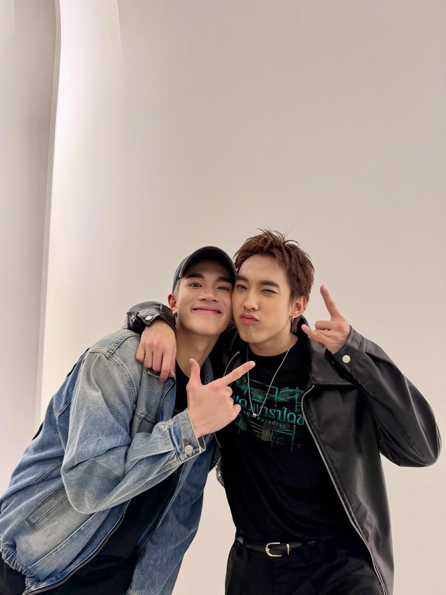 nongsiii's tweet photo. zentury98 IG:
see you again next time nong chai🤘🏻 #safeflightbroooo✈️

#Fourthnattawat #โฟร์ทณัฐวรรธน์ https://t.co/kNvTE0jZai