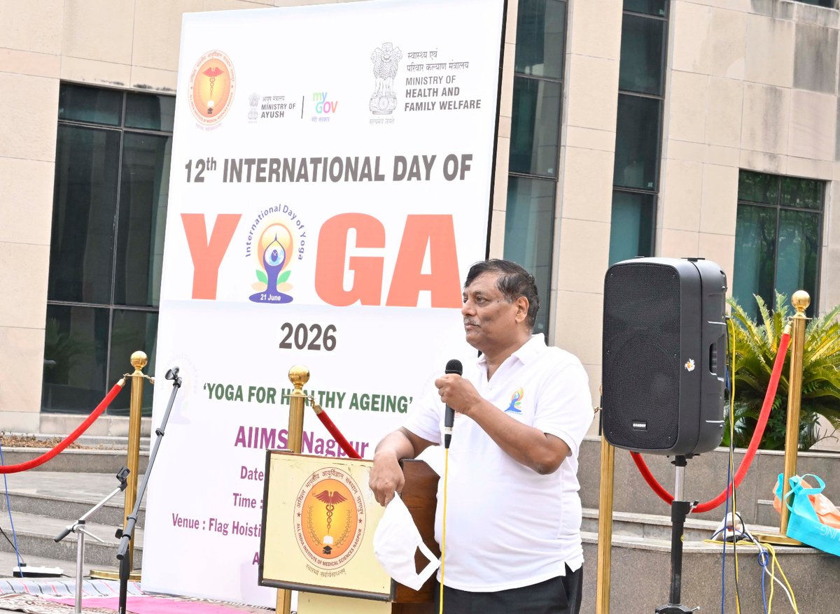 AIIMSNagpur's tweet photo. #InternationalDayofYoga | #YogaForHealthyAgeing
🗓️21.06.26  |📍AIIMS Nagpur

🧘AIIMS Nagpur observed the 12th International Day of Yoga and joined the nationwide #YogaSangam initiative, performing the common Yoga protocol in unison with lakhs of participants across the country
🔹 The programme commenced with a welcome address by Dr. Prashant P. Joshi, Exec. Director & CEO, AIIMS Nagpur
🔹 The Yoga  session was led by Mr. Vinod Yaduvanshi, Institutional Yoga Instructor
🔹 A special Sahaja Yoga Meditation session was conducted by Dr. Hemant Deshpande, Asso. Prof., Dept of Emergency Medicine, DMMC, Wanadongri
🔹 The event highlighted the importance of yoga & meditation in promoting holistic health and well-being
#InternationalDayOfYoga2026 #IDY2026 

 @moayush @mpprataprao