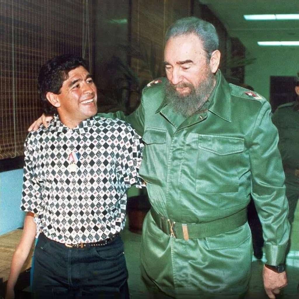 thatdayin1992's tweet photo. Two Argentines. 
One of them is a legend, the other one is a kunt. https://t.co/1VjznZueDi