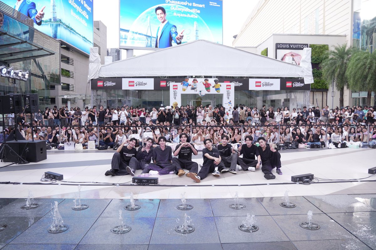 marcthh's tweet photo. รัก U นะะ #ไอซีซิ่งบัสกิ้งวันเดือนปี https://t.co/t45GiA7v9W