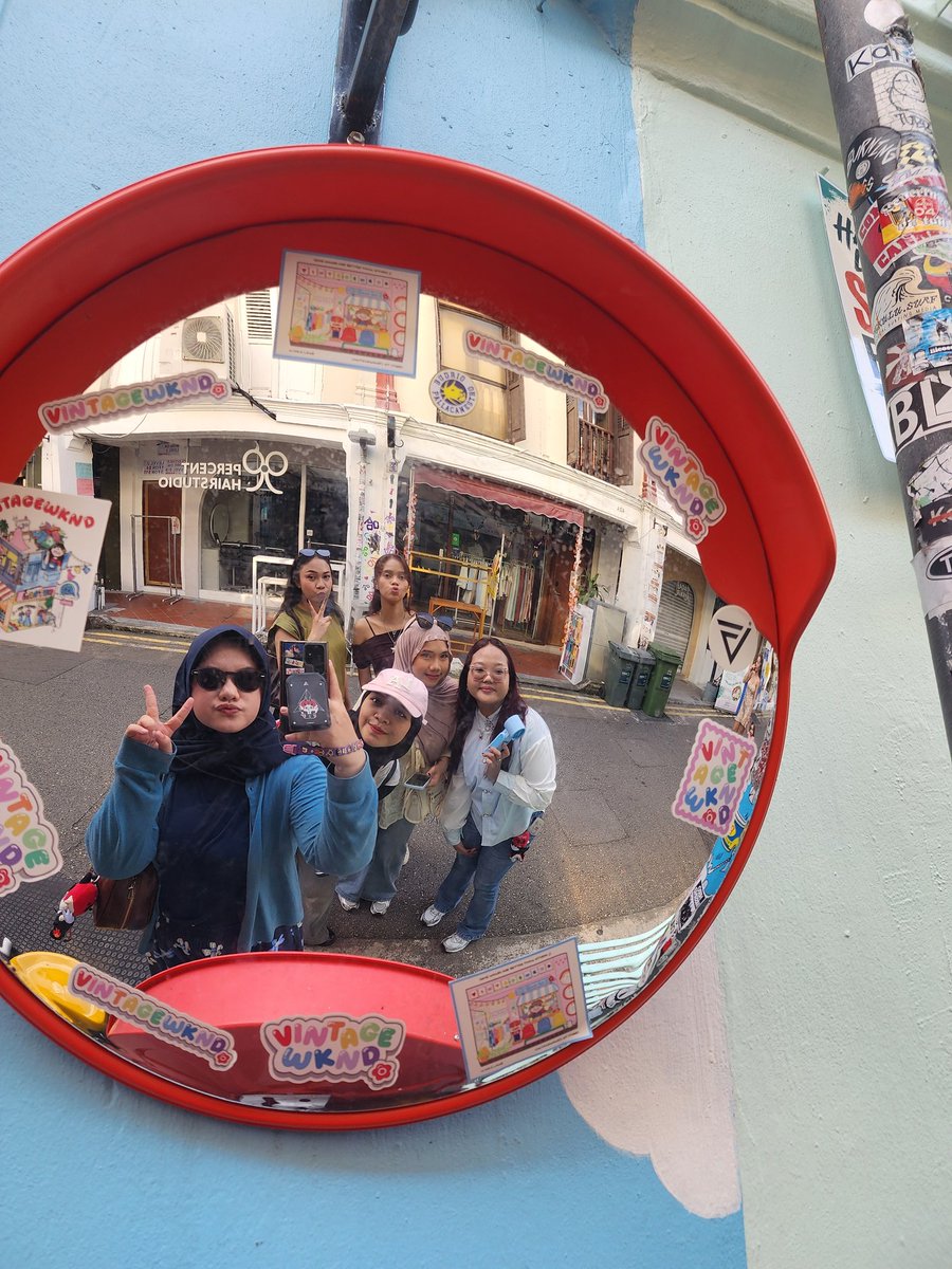 hiddenblessed's tweet photo. Mirror selfie for today ~ 
Girls and the mirror 🤝🏻 

@bingwonner @Shiberyoung @cawp3s_ https://t.co/6upGe1suOl