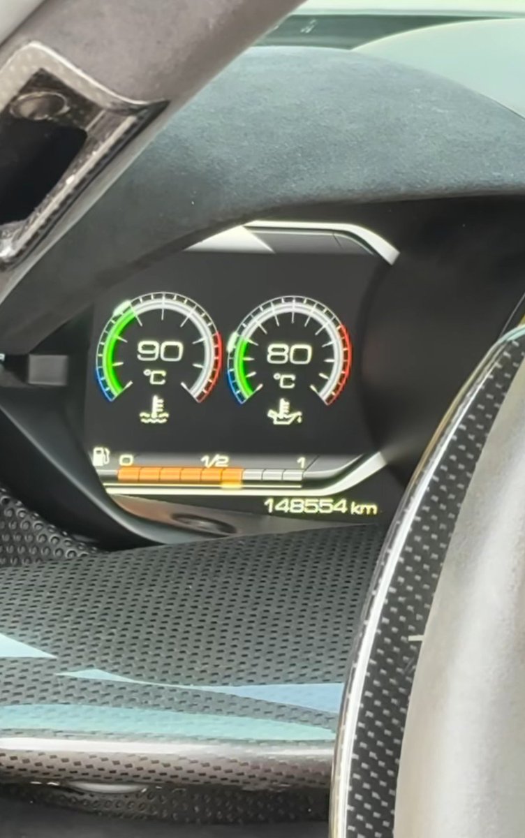Mileage_impo's tweet photo. Ferrari La Ferrari with 148,554 km (92,307 miles) on the clock. https://t.co/wSBUgzVQxb