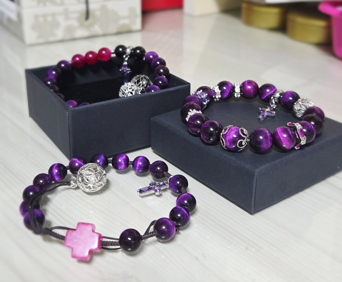 nayun3542's tweet photo. I tried making different bracelets with the motif of the sweet Incubus Zander Netherbrand!
The more I made the bracelet, the more I thought, "What ingredients should I add next?✨️✨️" and it was fun!
I hope you like these accessories.☺️💜 https://t.co/qw87JKeY3h