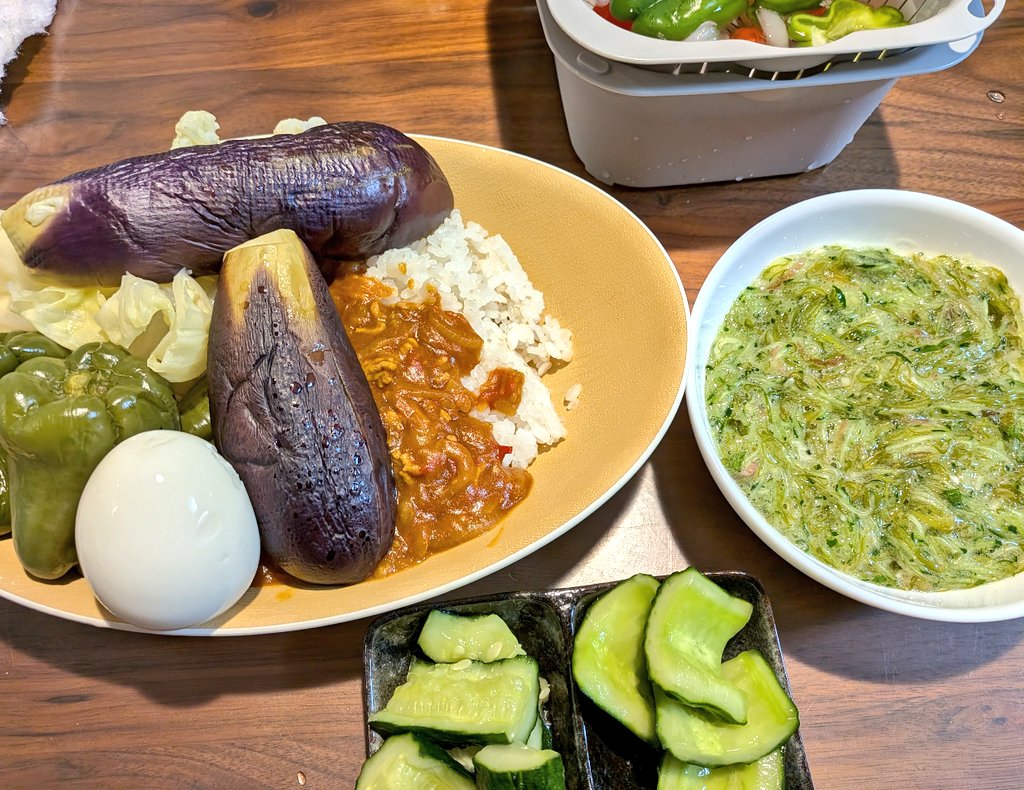 _kA_M0_'s tweet photo. えものごはんの姿
冷蔵庫に入らないのでヤケクソ気味に食べる https://t.co/GtyiiCkYeQ