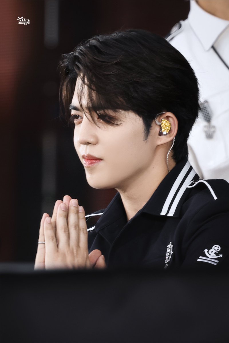 KKuCoups's tweet photo. 260621 CARAT LAND

#SCOUPS #에스쿱스 #승철 #최승철
#エスクプス
#세븐틴 #SEVENTEEN https://t.co/9cxdtcmKYk