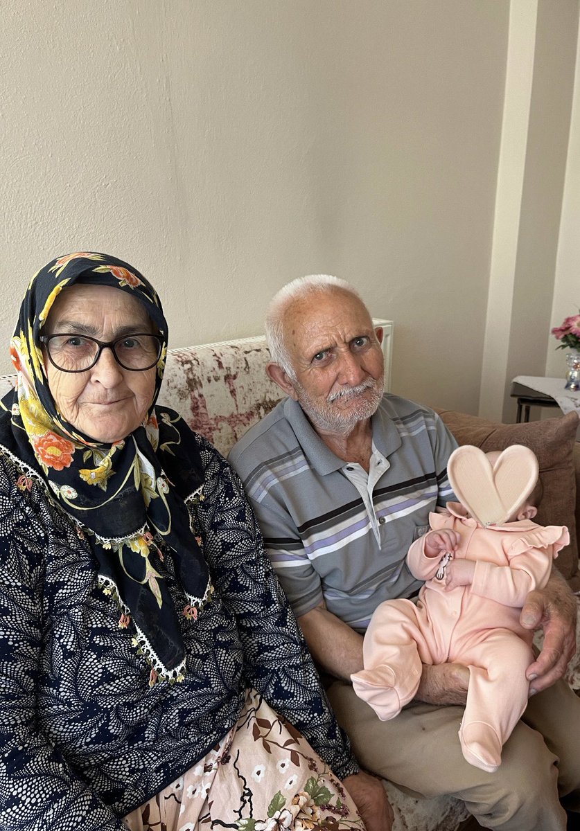 birikendim's tweet photo. Dedem, ‘Çek bakalım bizi, hatıra kalsın.’ dedi. Sen iste yeter ki https://t.co/W6QSEHtABj