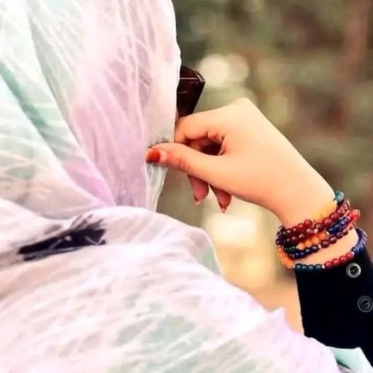 MariiamHamid's tweet photo. افْلحفول ازهدتِّ        دهر اطويل وعتِّ
من الاحباب ،وزدتِّ        الاَدميَّة  كيَّة ...
وامنين  اتحفّلتِ         باتْسـيـبِـيح  ولَيَّة
اكتلتِ باحفُولكْ           الاَدميَّة حيَّة
يعطيك الْيبقولكْ       صيدات الكرتيَّة https://t.co/uAN8UJhOqd