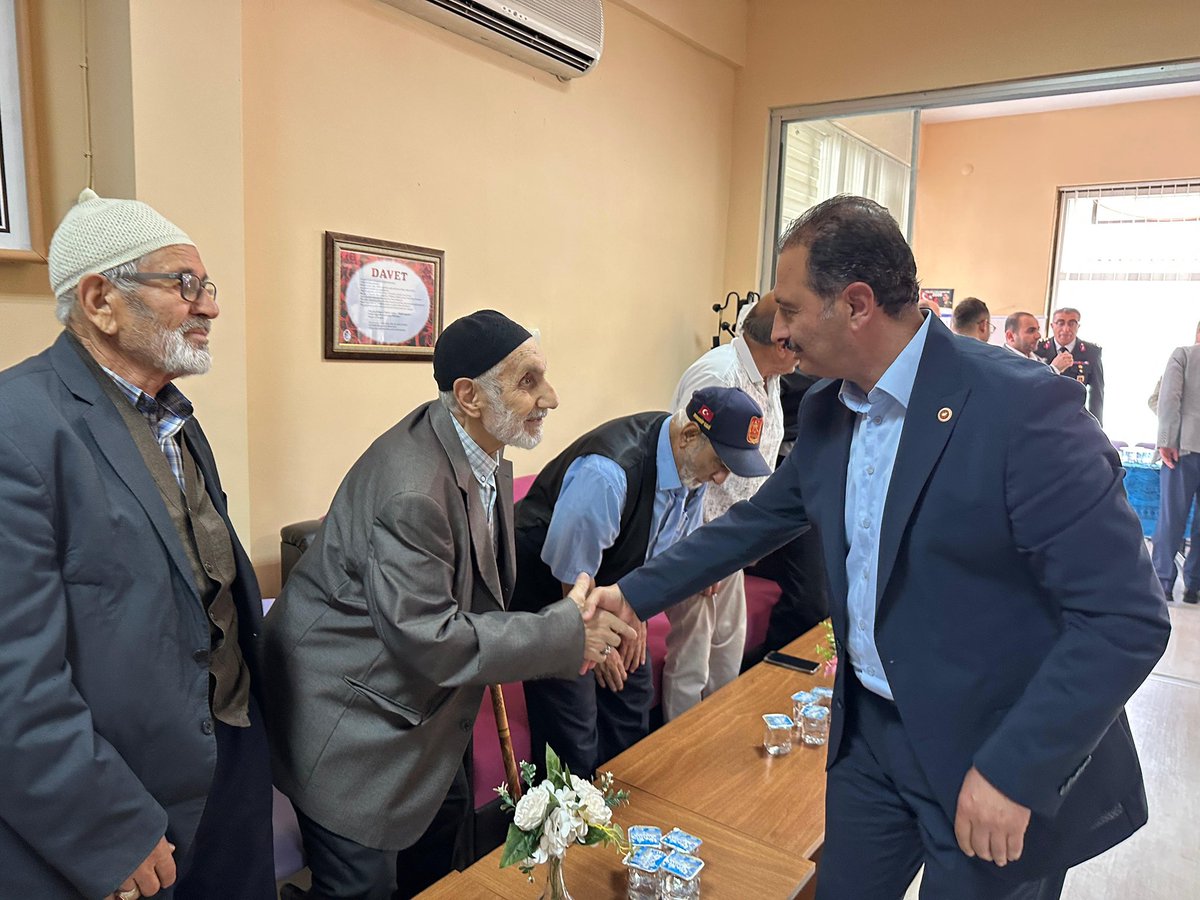 dtcuneytaldemir's tweet photo. 📍Tokat

Tokat Şehit Aileleri Sosyal Yardımlaşma ve Dayanışma Derneği’nin düzenlediği Babalar Günü Programında; aziz şehitlerimizin bizlere emaneti olan kıymetli babalarımız ve kahraman gazilerimizle bir araya geldik. 🇹🇷🤝

Bugün ve her gün, minnet ve şükranla daima yanlarında olacağız.

@drbetulsayan 
@AKPartiSPBGM