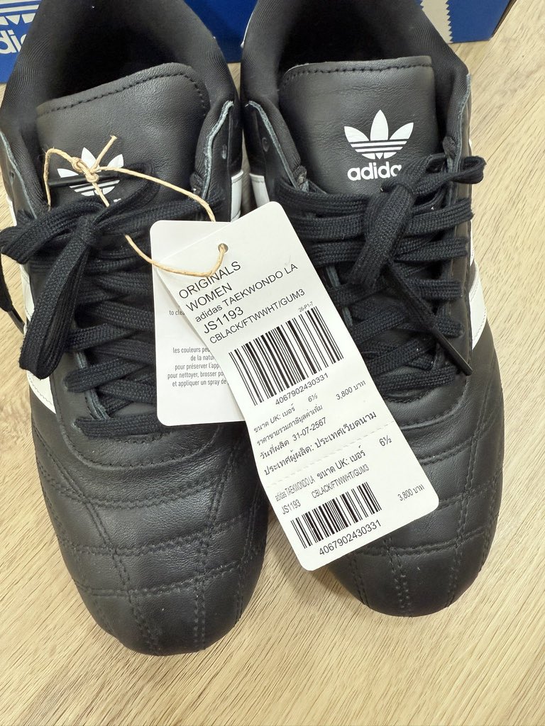 chaptersixof12's tweet photo. ส่งต่อ Adidas taekwondo ของแท้ ซื้อจากชอป central world
Size 6ครึ่ง / 40
Condition : 90% ใช้2-3ครั้ง ใหม่มากกก
🏷️ 2500.-

นัดรับสยาม-ชิดลม-เพลินจิต ได้ค่ะ

#ส่งต่อรองเท้าแบรนด์เนม #ส่งต่อรองเท้ามือสอง #รองเท้ามือสอง #ส่งต่อรองเท้า #รองเท้าผ้าใบ #รองเท้าผ้าใบมือสอง #รองเท���ามือ2 https://t.co/Ij6jGKi0Ih