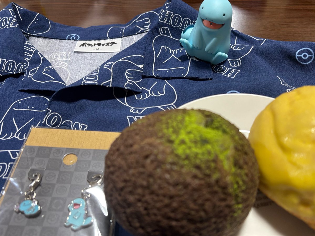 kuhga's tweet photo. 今日は父の日！！
ヨッメからはヌオーちゃんを次男からはビアードパパ買ってもらった(≧∇≦)b
これで一年間戦えます♪ https://t.co/TaV1krlDRs
