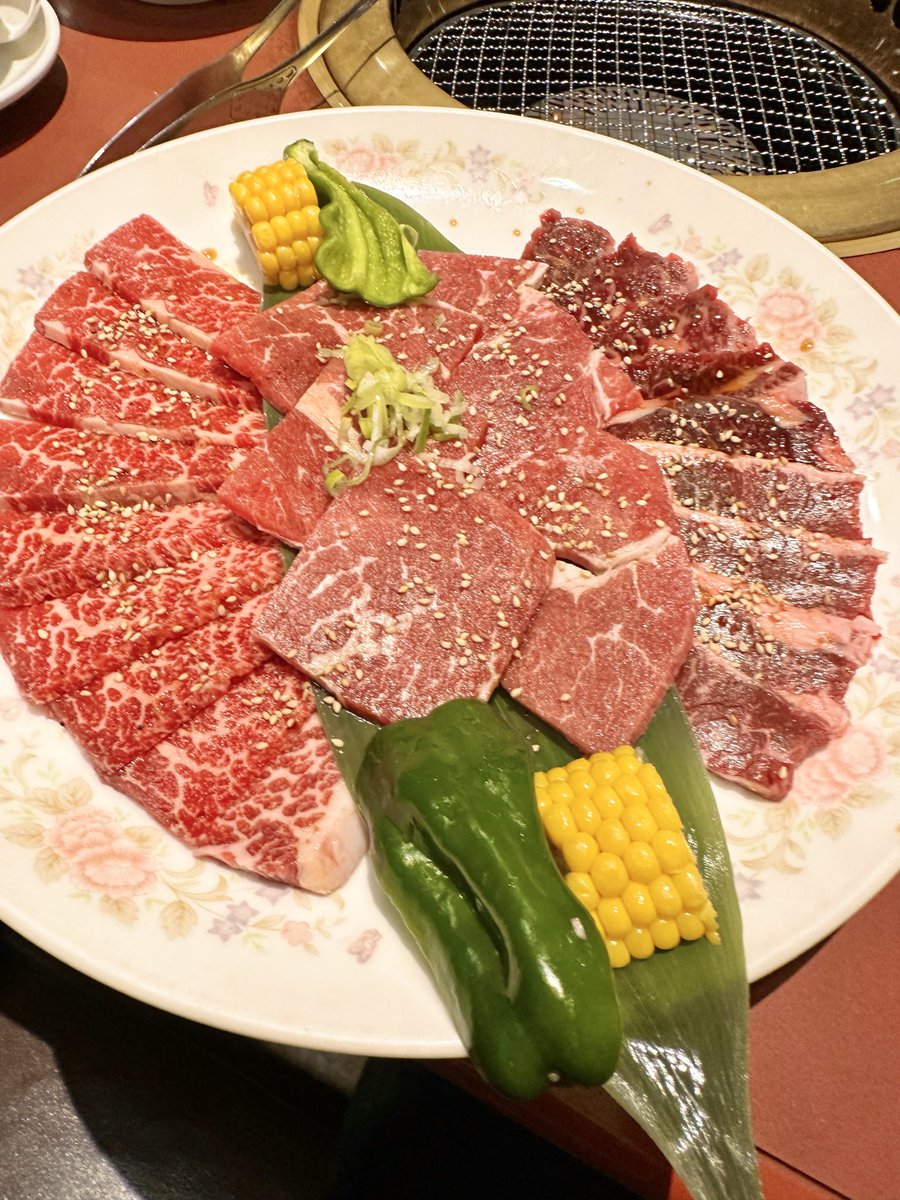akkiy_yo60's tweet photo. 今日は父の日&amp;私の誕生日前日祝いで「焼肉ひがしやま」に行きました～🥩😋㊗️
大好きな焼肉や海鮮チヂミなどたくさんいただきました！
ありがとうございました！
#父の日 #誕生日 #焼肉ひがしやま #焼肉 https://t.co/bMqHWx6b55
