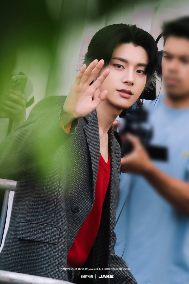 12_percent_'s tweet photo. 260621

#제이크  #심재윤 #JAKE #PradaSS27
#ENHYPEN #엔하이픈 #PRADAxENHYPEN https://t.co/KKvyUHDdhZ