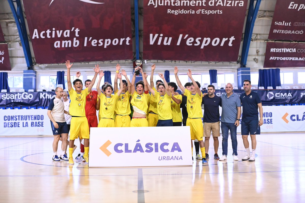 AlziraFS's tweet photo. @CDEElValle campeón del III Torneo Promesas Clásica Urbana 🏆

¡ENHORABUENA! 👏 https://t.co/1F33WKJoRD