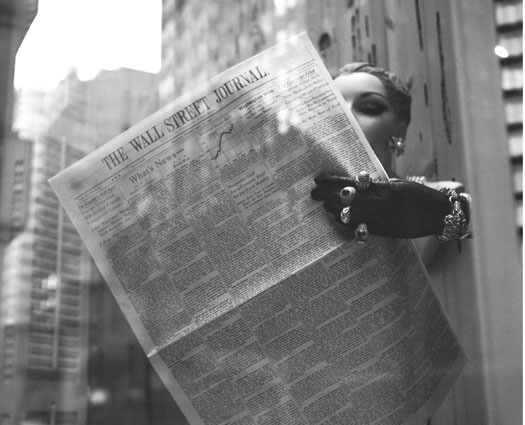 eyeonaxis's tweet photo. Women and newspapers, Vivian Maier https://t.co/Dl2zCOYFYd
