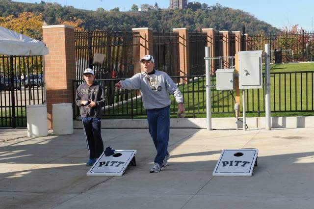 Lisafeathers16's tweet photo. @CoachDuzzPittFB https://t.co/sWidlModKz