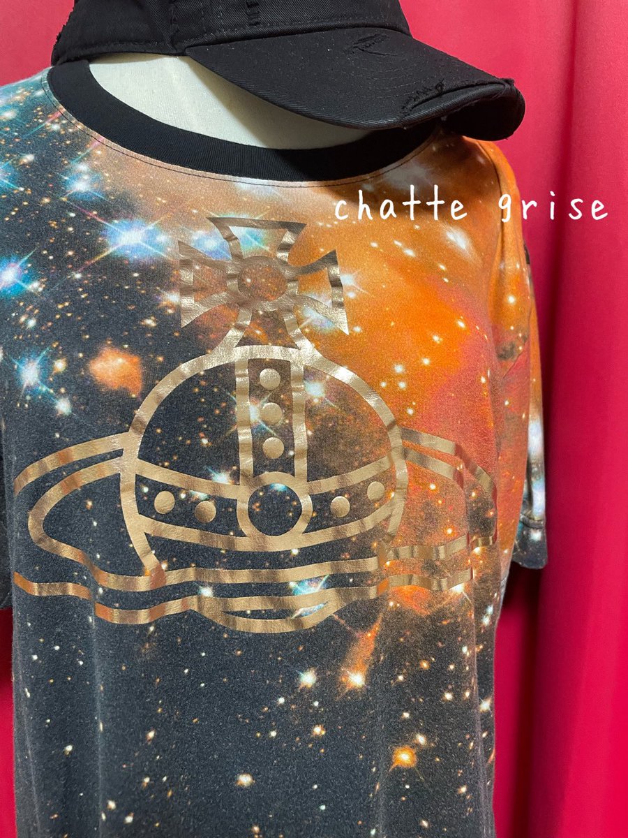 Lechatblanc15's tweet photo. #chattegrise #シャットグリーズ

#viviennewestwood MAN #人気の　#ギャラクシー　#GALAXY #星　#オーブ　#半袖　#Tシャツ　#ブラック　#メンズ　#M 相当
#ユニセックス　でも💙

#ヴィヴィアンウエストウッド　#チェック　#パンツ
↓
https://t.co/tfMwZSQeCG https://t.co/shQBuJ6zc8