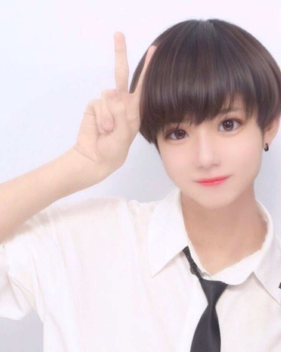 moe_moe_44pi's tweet photo. ある日突然流れてきたこのよしぴのこと忘れられないよ…（ ｉ _ ｉ ）可愛すぎるよ
君と夏の終わり…将来の夢…大きな希望忘れない…10年後の8月TOYOTA ARENA TOKYOで会えるのを信じて… https://t.co/0aq0YGraiZ