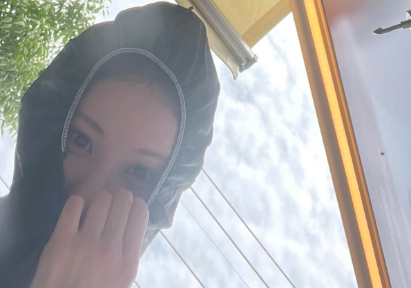 seohyuncentric's tweet photo. This is the woman they've been trying to call an evil baby killer last couple days 😭 Oh Seohyun the final winner is the good person https://t.co/Ev4XGz9H8t