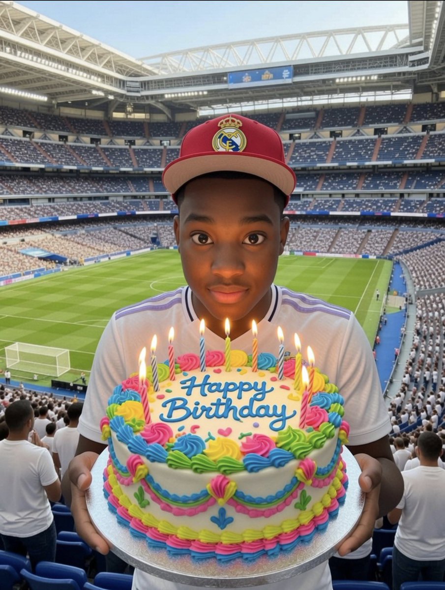 Grandsoncr7's tweet photo. It’s my birthday today, guys! 🎉 Wish me well 🤍.

Hala Madrid! 🤍🤍🤍🤍 https://t.co/jMME4hDbtS