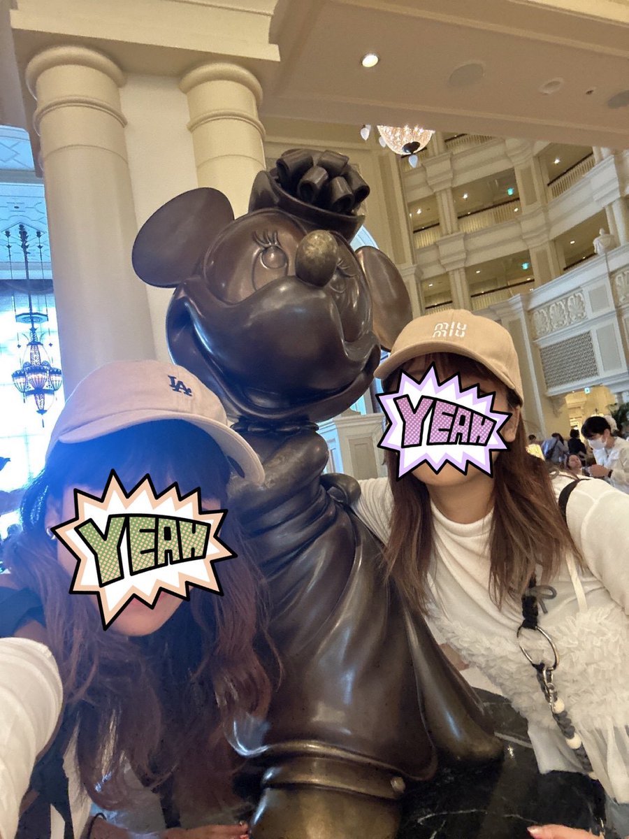 84booksBF's tweet photo. 高校のときの親友と
でぃずに〜行ったつもりごっこで
遊んできました🎡✨ https://t.co/ZMY0KmfMDT