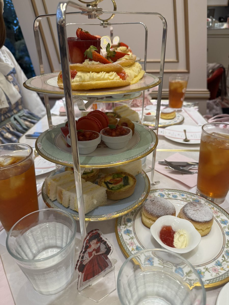 aokimisako's tweet photo. ニナス日比谷店にてお誕生日お茶会🎂ありがとうございました🌹
プレゼント🎁やお手紙も大切にします‼️ https://t.co/YxHvEwWYYH