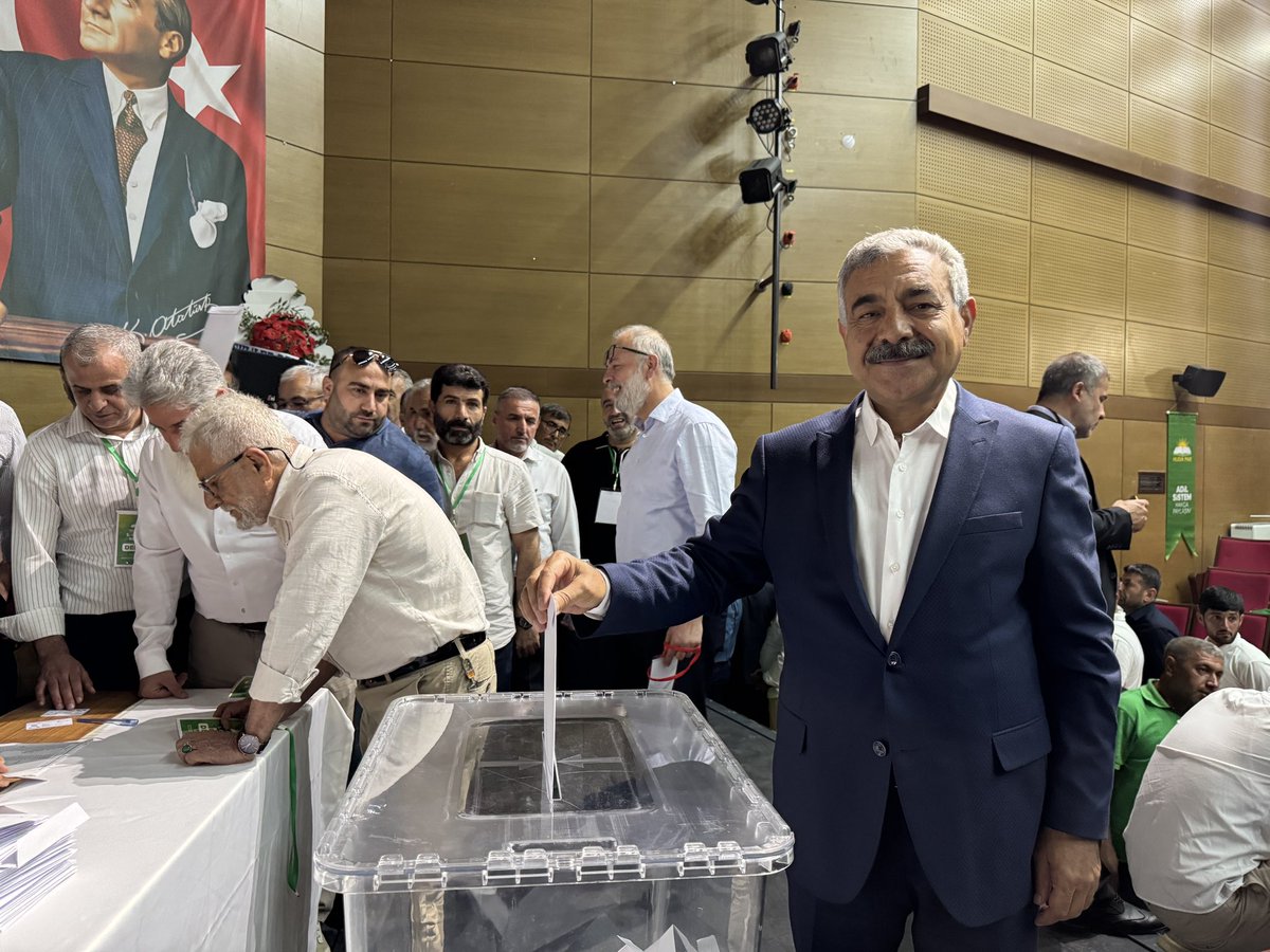 HudaParBatman's tweet photo. İl Başkanlığımız olarak, Merkez İlçe 5. Olağan Kongremizi büyük bir heyecanla gerçekleştirdik.

Yeniden Merkez İlçe Başkanlığına seçilen Sayın Av. Cihad Altun ve yönetimini tebrik ediyor, yeni dönemin teşkilatımıza ve Batman’ımıza hayırlı olmasını diliyoruz. https://t.co/EYOZtfMTIi