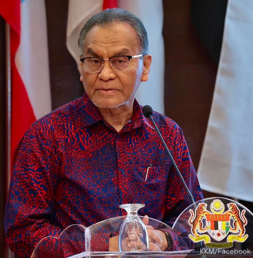 NewsBFM's tweet photo. Police data up to April 2026 showed 402 cases involving vape devices and liquids that were found to be mixed with dangerous synthetic drugs.

"On the strength of that evidence alone, there is already a strong basis pointing towards a vape ban. The matter is currently under the government’s consideration," said Health Minister Dzulkefly Ahmad.