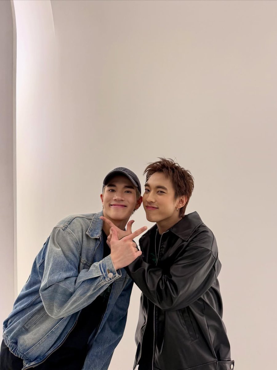FourthOfficiall's tweet photo. IG Post Update [21062026] : zentury98

เจอกันใหม่คราวหน้าน้องชาย🤘🏻

FOURTH SF STAR SHOW
#SFxKijsadaParadise

@tawattannn 
#Fourthnattawat 
#โฟร์ทณัฐวรรธน์ https://t.co/1BCkjtPw5f