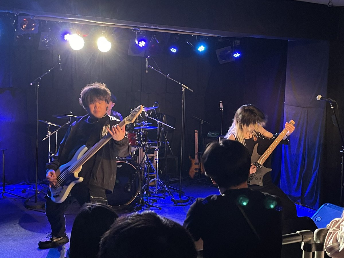 black_type4's tweet photo. 福島OUTLINEにて
#ちゃる と #Lexulty の
ツーマンライブ行ってきました🤘😎
ちゃるはモチロン最&高❤️🔥でしたが
Lexultyのライブパフォーマンスが
バチクソにカッコ良くて!
あんなに頭を振ったのは
人生で初めてでした😂
伝説の2組のツーマンライブ
機会があればまた参戦します😆👍✨
#NEXTSummit https://t.co/4ldqgIaRAe