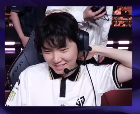 embhere's tweet photo. i love chovy's face when faker picked sion https://t.co/2sUSJWc8uT