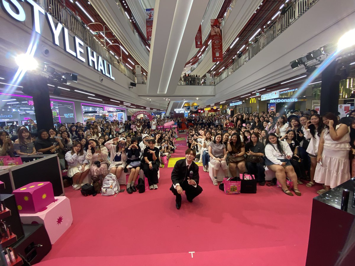 wabisabiTH's tweet photo. วันนี้ขอขอบคุณทาง KATE และ @EVEANDBOY ที่ให้เกียรติเชิญบีเวอร์ พรรษพลมาร่วมกิจกรรมในวันนี้ สนุกและเฮฮามากค่ะ
และขอบคุณแฟนๆทั้งทางหน้างานและหน้าจอที่มาให้กำลังใจและร่วมแชร์โมเมนต์สนุกสนานกันนะคะ กลับบ้านปลอดภัย เจอกันใหม่งานหน้าน้าา

KATE EVEANDBOY X BEVER 
#KATExBEVER https://t.co/gn9mKLf2dg