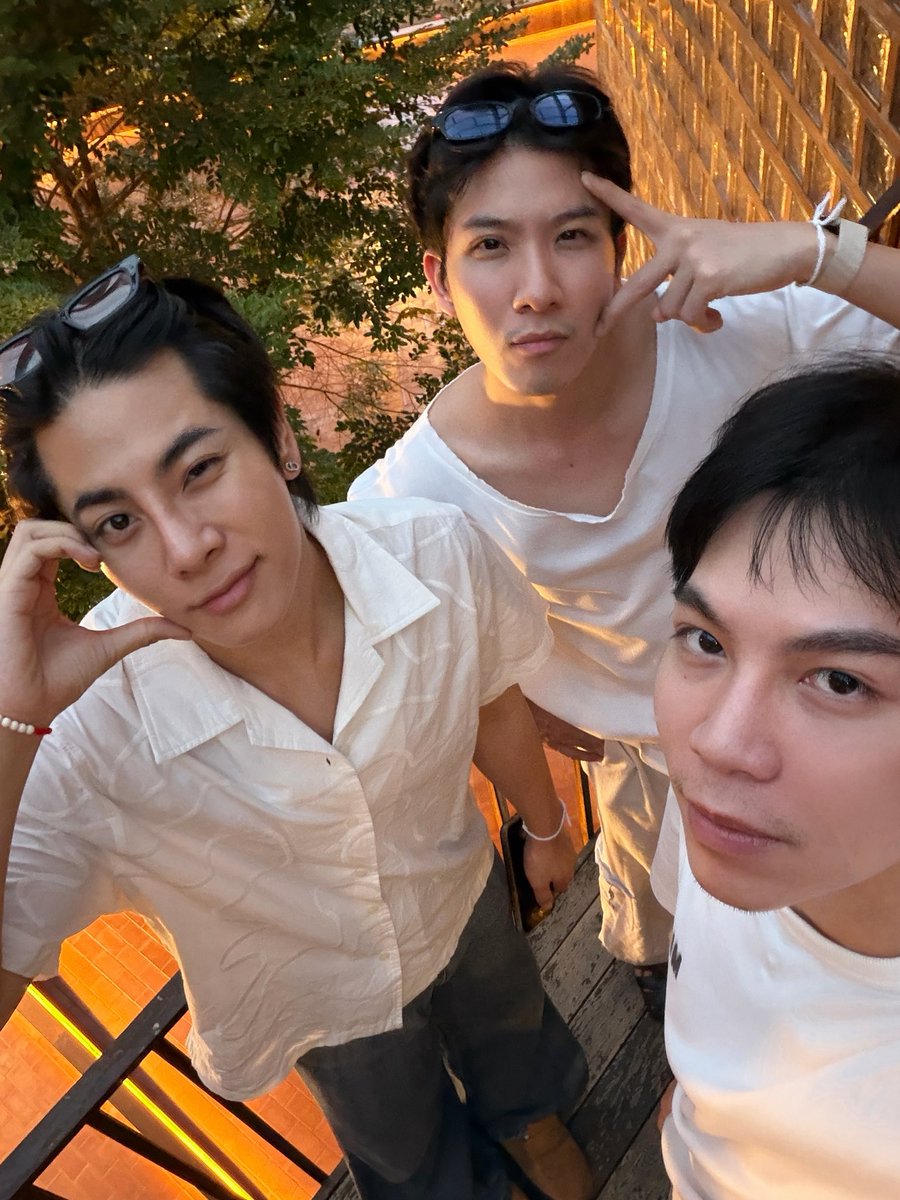 Firstkpp's tweet photo. ทำบุญร่วมชาติ น้ำขึ้นรีบตัก https://t.co/FWtEYSE2RS