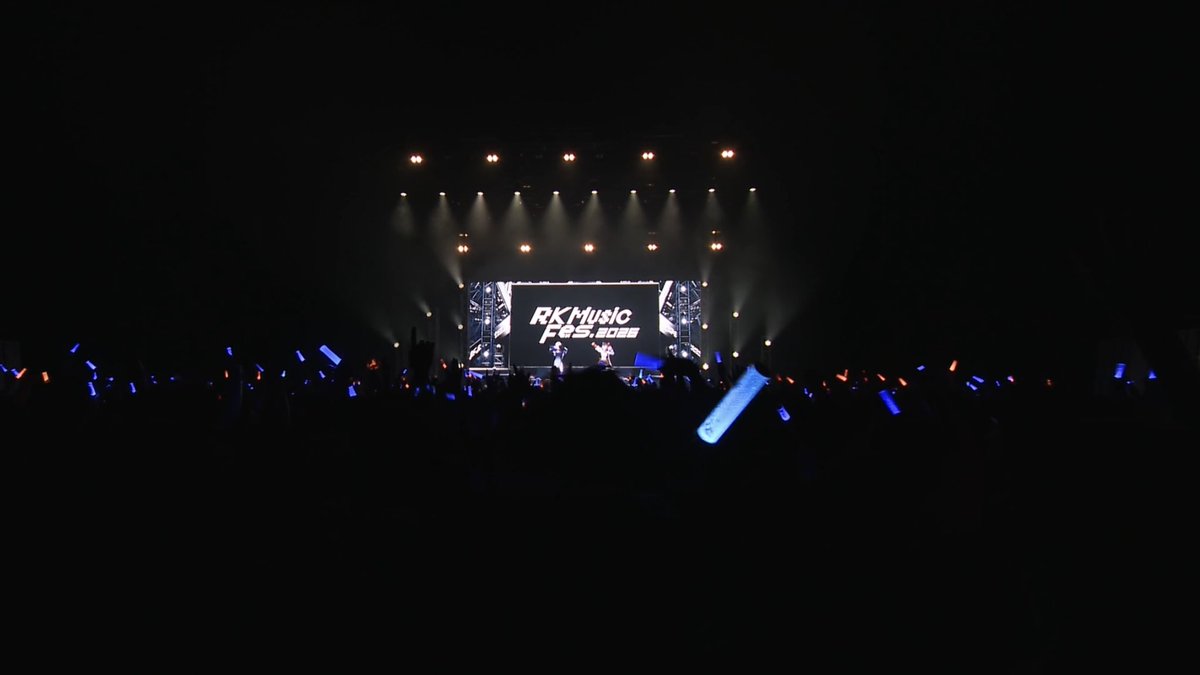 vesper_yomi's tweet photo. 昼夜両部出演しました！
VESPERBELLでした！

ライブをやらせてもらう度、何度でも実感する、ステージっていう特等席でいつも皆からの熱を受け取れることが贅沢で有難くて最高だってこと
悲しくないのに、涙が出る
そんな最高な空間だった！ありがとう！
2027も期待していい？

#RKMFes_2026 https://t.co/YiGINVdx6S