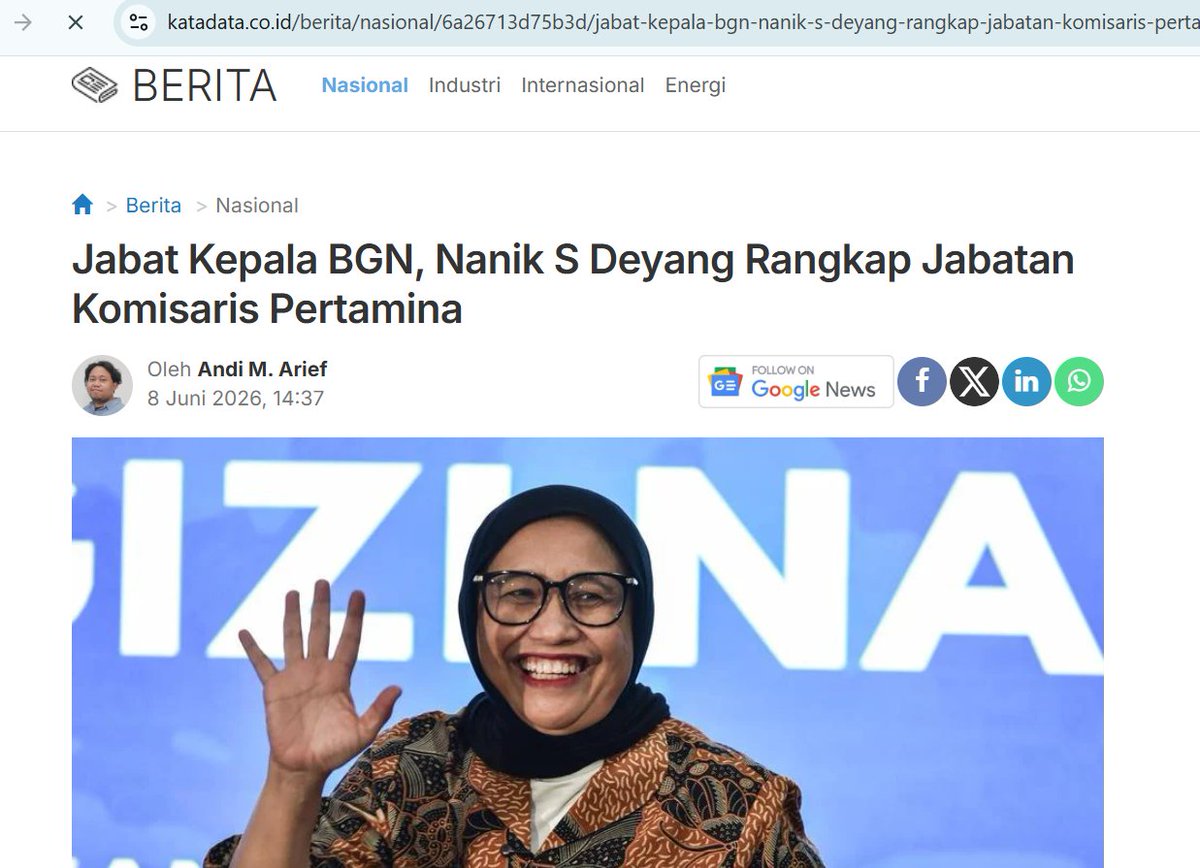 dimarsasongko98's tweet photo. Lo bilang transisinya "udah dijadwalin" sebelum Nanik resmi pegang BGN. 

Oke, gampang aja buktiinnya: Istana, Kementerian BUMN, sama Pertamina sendiri , pas ditanya media , jawabannya kompak: belum ada keterangan resmi soal pelepasan kursi komisarisnya.

Itu bukan kata gue. 
Itu jawaban resmi tiga institusi yang harusnya paling tau.

Kalau emang udah dijadwalin, tinggal tunjuk SK pemberhentian dari Pertamina atau pernyataan resmi bertanggal. 

Bukan kayak ditilang terus bilang "STNK-nya ketinggalan di rumah, Pak" , keliatan banget itu alibi  dadakan.

Soal tudingan gue dibayar Soros: makasih, lo baru aja ngasih tau semua orang yang baca bahwa lo gak punya satupun bantahan ke tanggal, SK, atau dokumen yang gue kasih. 

Argumen yang kuat nyerang datanya, bukan nyerang dompet lawan ngomong. Ini kalau gw nyuruh lu ngasih bukti gw dibayar soros udah lebih gelagapan lagi

Jadi yang gampang aja deh, satu aja dulu: SK pemberhentian dari Pertamina-nya mana?
