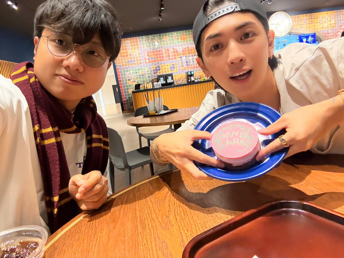 genki17staff's tweet photo. 監督とデート🌱
やすきさん可愛い笑 https://t.co/4evK6phwof