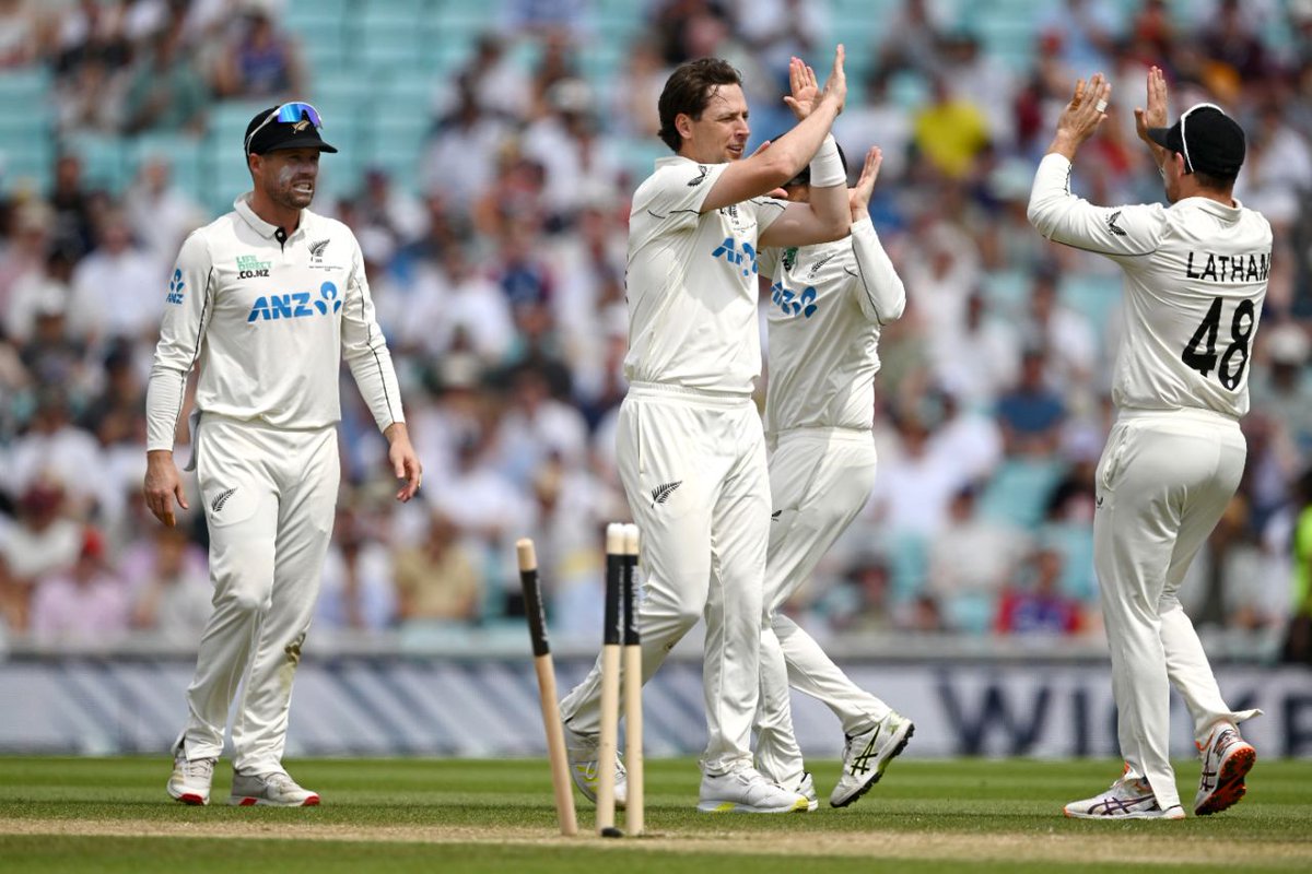 Dheeraj_Nayak22's tweet photo. A dominant win in the second test at The Oval, a overall much better performance, with contributions from almost all, and well led by Glenn Phillips' maiden Test Century and Matt Henry's maiden Test 10 wicket haul. Well played Blackcaps!!!
#BACKTHEBLACKCAPS #ENGvNZ https://t.co/CpEzaQ1XNx