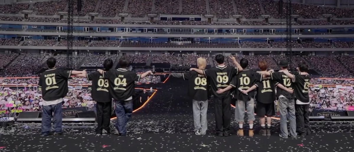 v218log's tweet photo. forever 13, forever seventeen https://t.co/bkcmubLOUJ