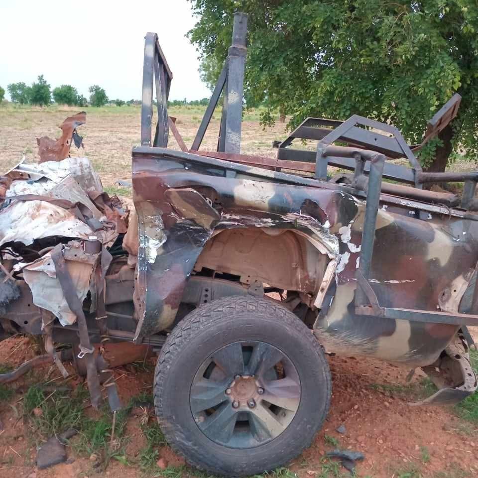 Mary1983_M's tweet photo. Nigeria govt hides soldiers killed by bandits in Sokoto, after this crime the same govt will call them repentant, Why the silence on TV? Critics say they don't want the world to know what's happening, &amp; some fear those arrested classified as repentant @realDonaldTrump @netanyahu https://t.co/QS0xE5FUqL