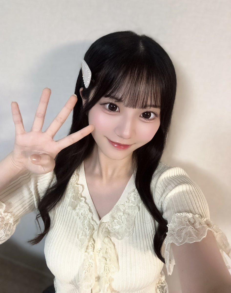 DANTHEMNENE's tweet photo. 配信ありがとうございました！久しぶりにみんなとお話できて楽しかったな〜！！
ワンマンまであと4日❕
6/25 Kanadevia Hallで会おうね💕 https://t.co/oQatMNnV4M