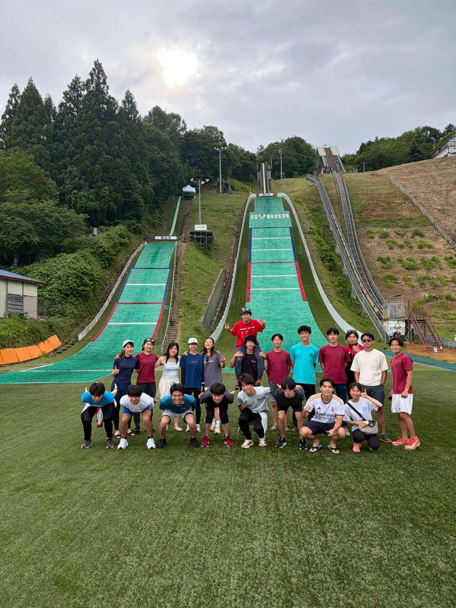 hit_ski's tweet photo. 6/27,28の二日間、飯山で初ジャンプ合宿をおこないました！

新入生が部門決定前にジャンプを体験するイベントです🥰
新入生にとっては初めての合宿ですが、みんな楽しんでいてよかったです😎

一緒に初ジャンを行った神戸大、青学の皆さん、ありがとうございました https://t.co/yVZn4GFG5v