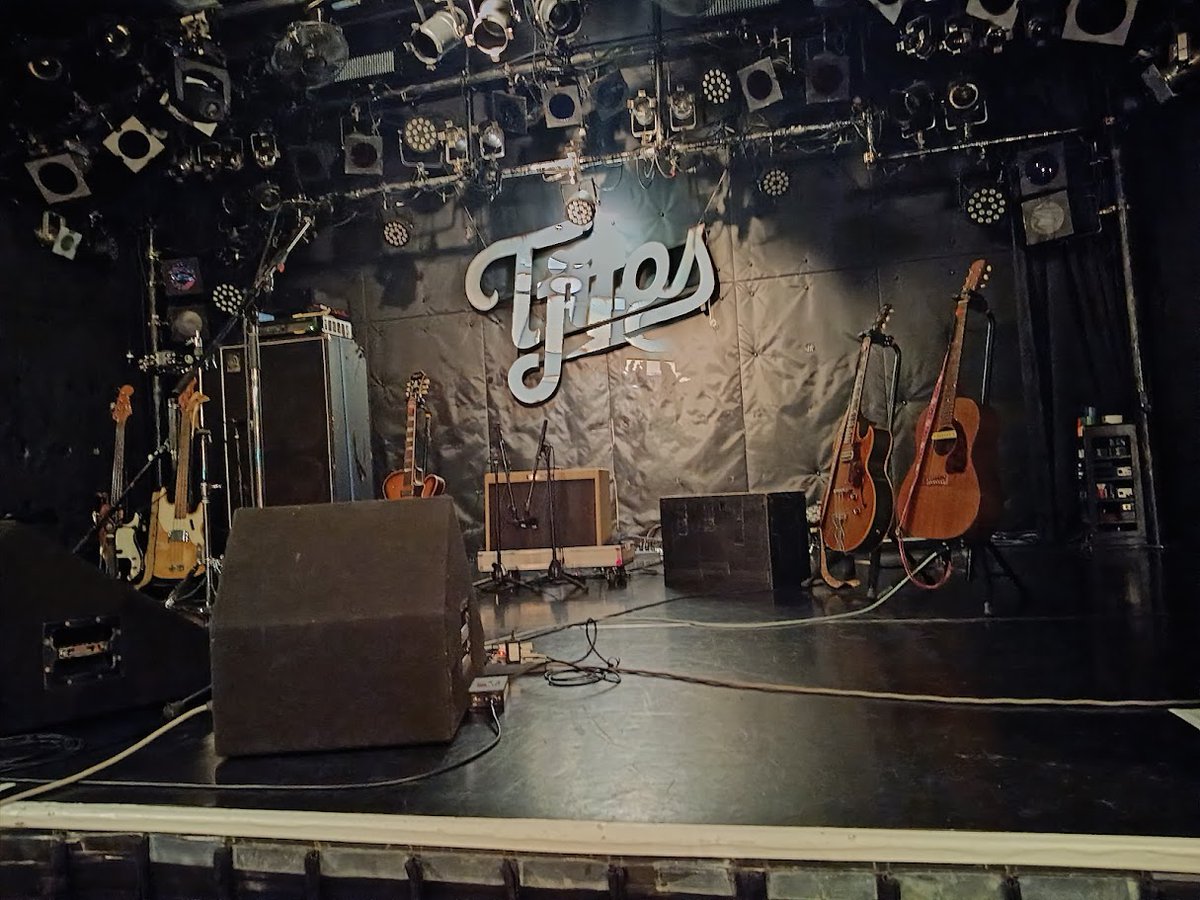 chutan244's tweet photo. 19日(金)は、T字路s@いわきへ。いわきへ来るのは初めて。会場のclub SONIC iwakiは今年で終わりらしく、ライブハウス好きとしては残念。ライブは期待通りで最高でした。 https://t.co/dgnoSAzNXM
