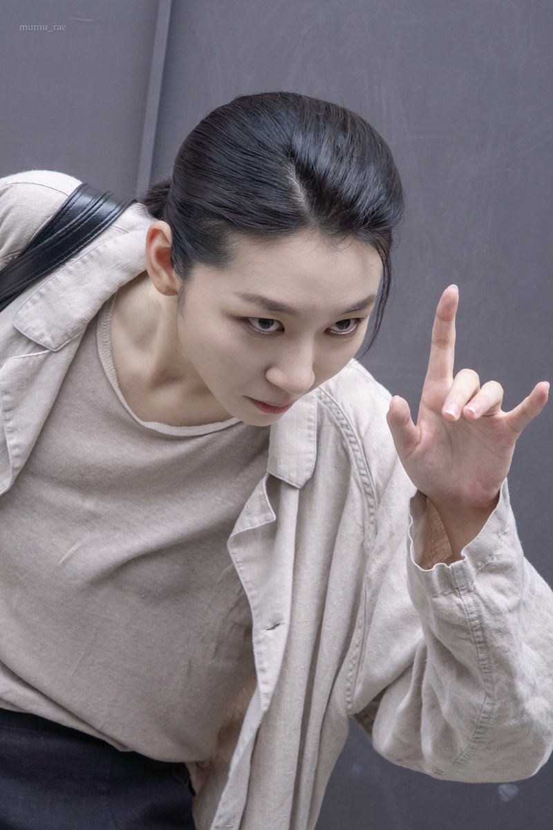 mumu_rae's tweet photo. 260621 낮 연극 지킬앤하이드 퇴근길

#장보람 배우님 https://t.co/69XTlpWTM8