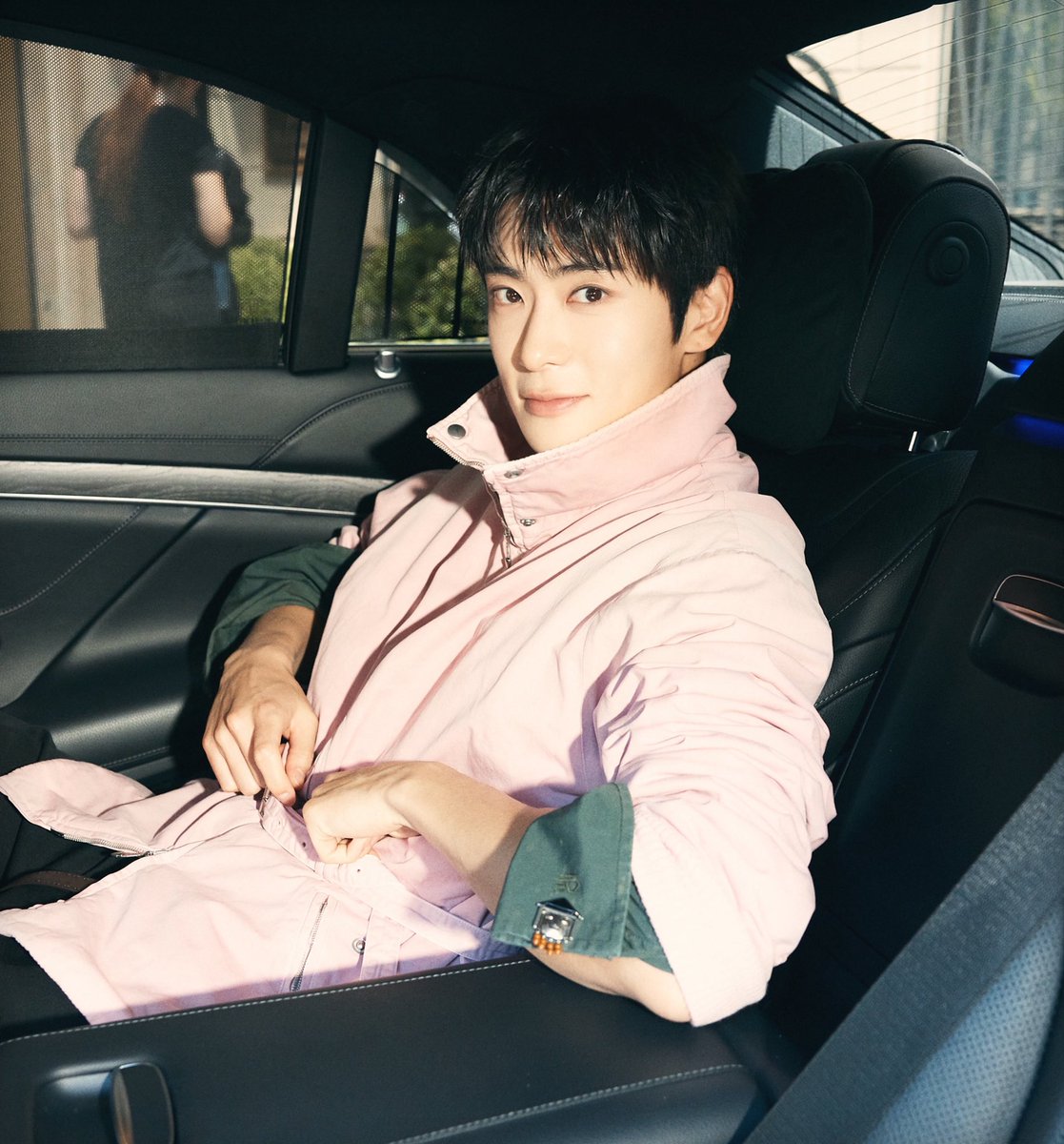 hourlyjaeh's tweet photo. pretty jaehyun in pink 🩷

JAEHYUN EMBODIES PRADA 
#PradaSS27 #PradaSS27xJaehyun @Prada https://t.co/Z3Qvk9kRq5