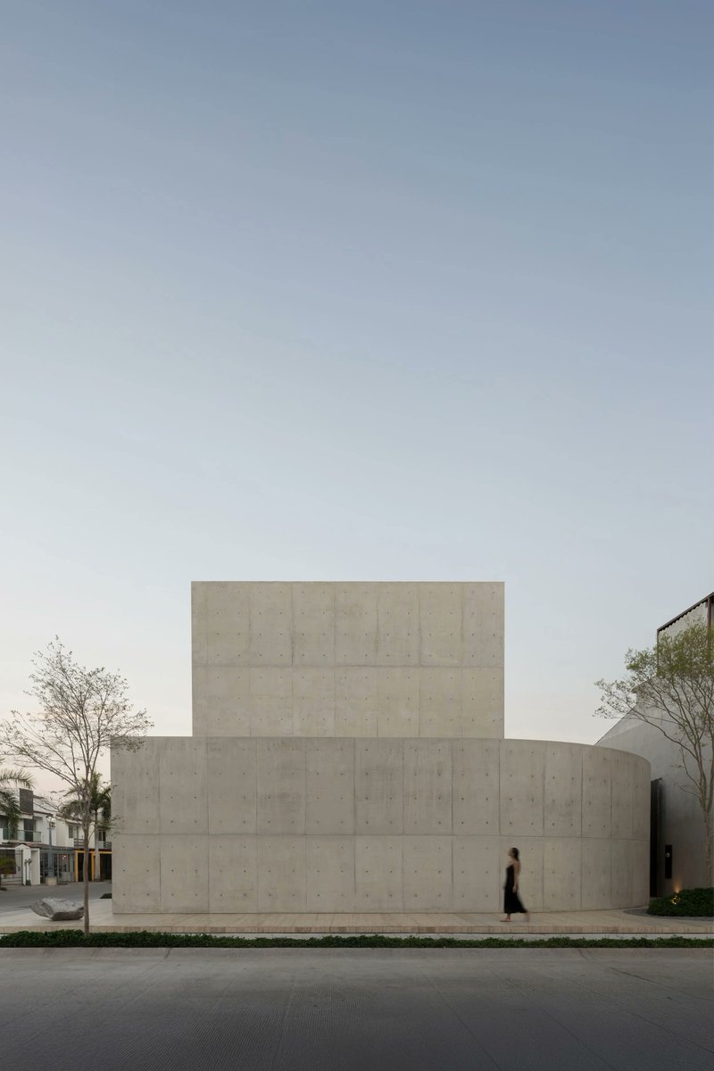minimalissimo's tweet photo. Casa Tao by HW Studio is shaped by shade as a space for life. Through courtyards, terraces, and filtered light, the house composes calm atmospheres where living unfolds with quiet intensity. https://t.co/4gOD8YOnR0