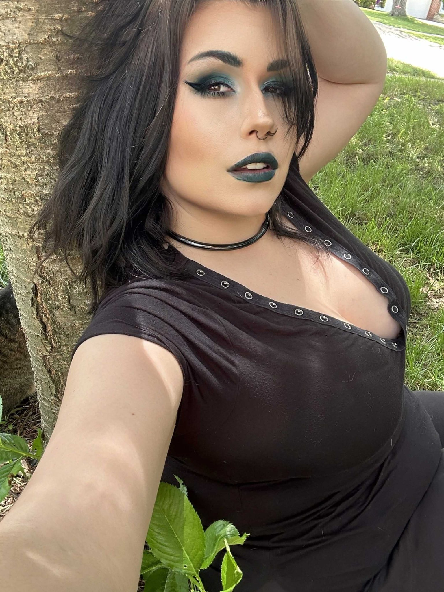 2 pic. Just patiently waiting to be chased in the woods... #hunted #predator #prey #kidnapping #goon #gooner #bdsm #scene #kink https://t.co/sbgCA0jNSE