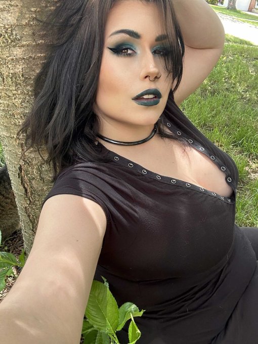 Kinosazae ⋆✩˚ FREE ONLYFANS˚✩⋆ - 2 pic. Just patiently waiting to be chased in the woods... #hunted #predator #prey #kidnapping #goon #gooner #bdsm #scene #kink https://t.co/sbgCA0jNSE