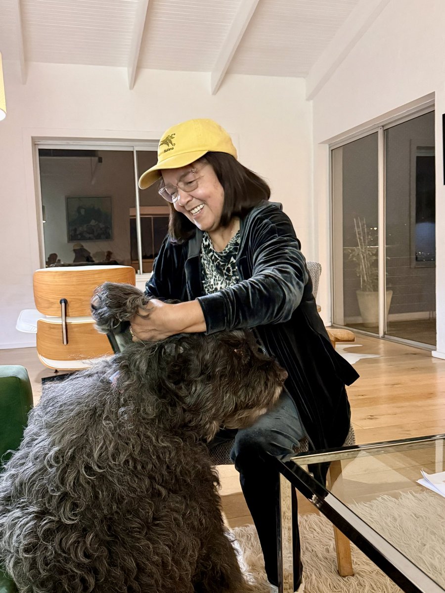 brettherron's tweet photo. A GOOD godmother brings treats, kisses & does a little groomingโฆ
Atticus gets ex officio status at meetings. And casting vote!
๐พ๐พ๐พ๐พ๐พ๐งก๐งก๐งก๐งก
#MustLoveDogs https://t.co/PGTeozpCTk